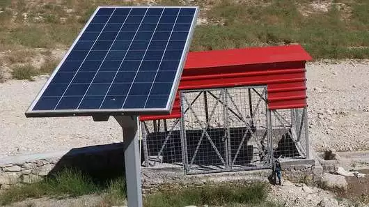 Eine solarbetriebene Wasserpumpe als Baustein gegen die Folgen des Klimawandels