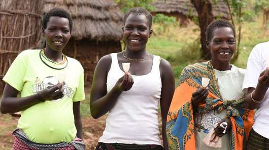 Sie nehmen am Projekt Eva teil: Frauen aus dem ugandischen Dorf Nadorin. 