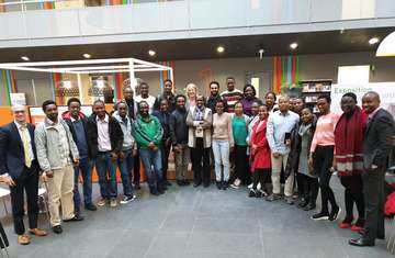 Seminar von afrikanischen Studierenden an der Universität Wageningen zum Thema Jugendliche und Landwirtschaft – Gruppenbild von Teilnehmer*innen.