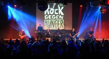 Live-Auftritt einer Band bei Rock gegen Hunger