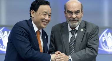 Der neue Generaldirektor der FAO Qu Dongyu und sein Vorgänger José Graziano da Silva.