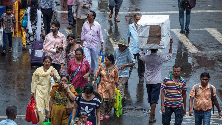 Bevölkerungswachstum. Bild: Menschen in einer indischen Stadt