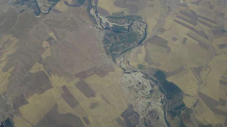 Die abgeernteten Felder aus der Luft fotografiert