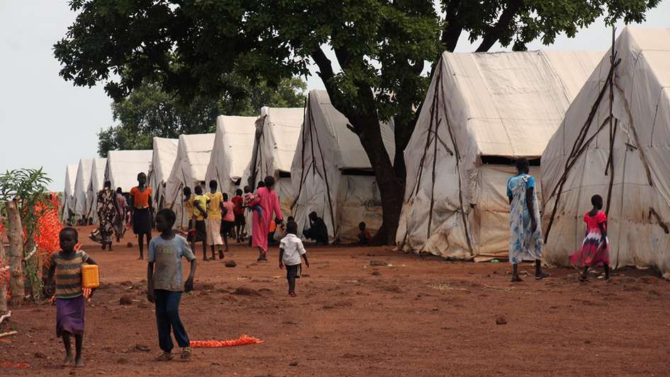 Flüchtlinge in einer Flüchtlingssiedlung in Uganda