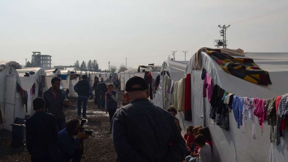 Flüchtlinge in Zeltcamps auf ihrem Weg nach Europa. 