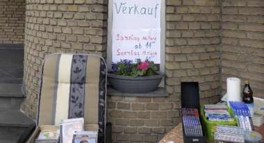 Mit Garagentrödel gegen den Hunger in der Welt: Unterstützerin veranstaltet in Recklinghausen einen Garagenflohmarkt zugunsten der Welthungerhilfe. 