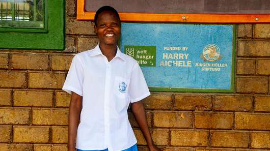 Porträtfoto der Schülerin Akorio Grace aus Uganda.