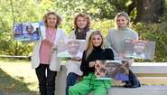 Michaela May, Gaby Dohm, Tanja Lanäus und Karolin Kandler auf einem Gruppenfoto bei der Woche der Welthungerhilfe