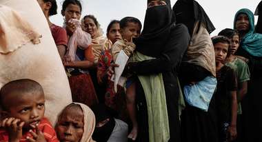Geflüchtete Rohingya-Frauen mit ihren Kindern.