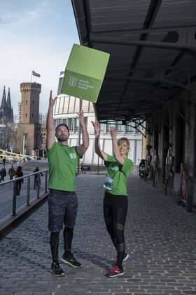 Nina Ensmann und Simon Böer sind Botschafter für die #ZeroHungerRun Challenge 2022 .
