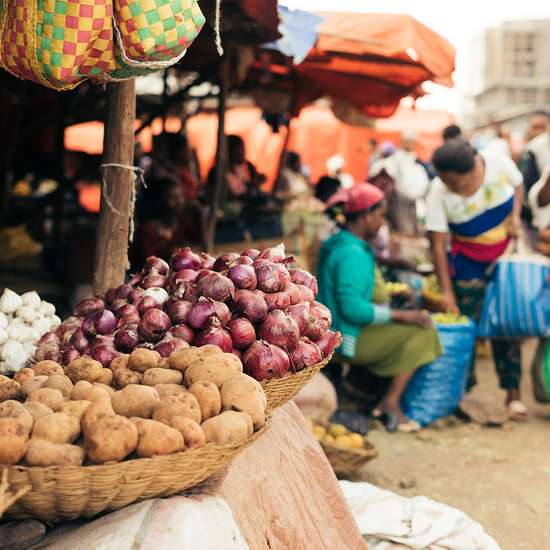 Angebot auf einem Markt in Äthiopien, 2016.