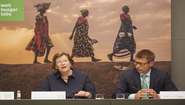 Marlehn Thieme, Präsidentin der Welthungerhilfe und Mathias Mogge, Generalsekretär der Welthungerhilfe, stellen den Jahresbericht 2018 vor.