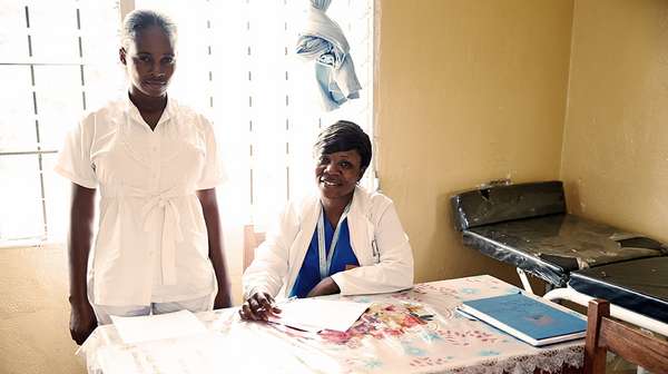 Zwei Ärztinnen bei der Ebola-Krise in Liberia