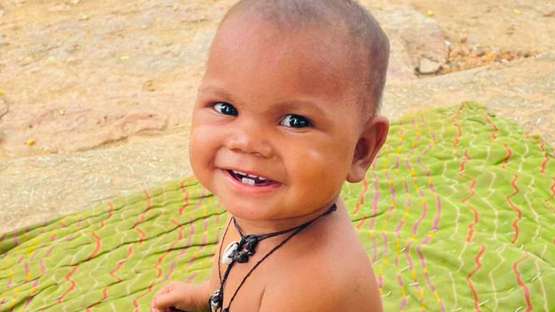 Ein fröhliches Kind, Indien 2021.