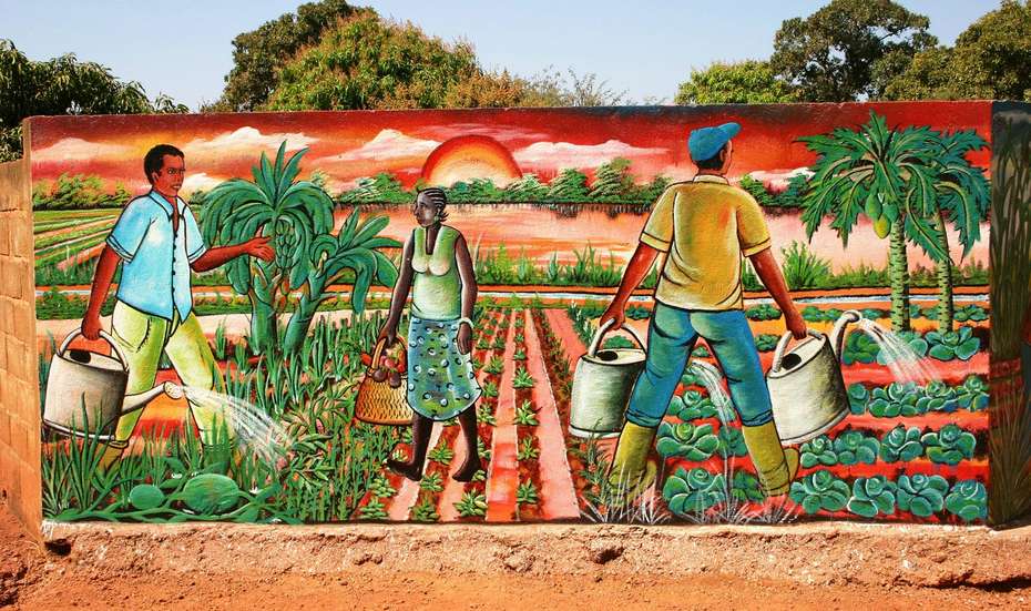 Wandmalerei in einem Dorf in Burkina Faso. 