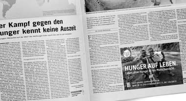 Eine aufgeschlagene Zeitung, rechts unten ist eine Werbung der Welthungerhilfe