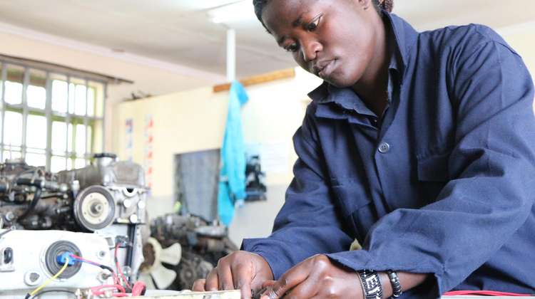 SkillUp!: Mechanikerin in Kenia
