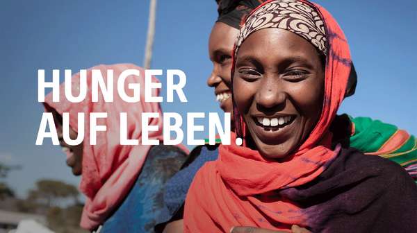 Das Key Visual der Hunger auf Leben-Kampagne. Lachende Jugendliche aus Äthiopien. 