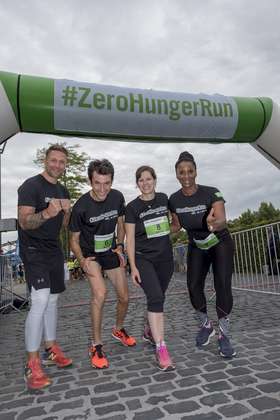 Florian Ambrosius, Klaus-Jürgen "Knacki" Deuser, Programmdirektorin Bettina Iseli und Liz Baffoe beim Start des #ZeroHungerRun 2019 in Köln.