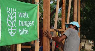 Über uns - Die Welthungerhilfe. Bild: Wiederaufbau nach dem Taifun Hayan, Philippinen.