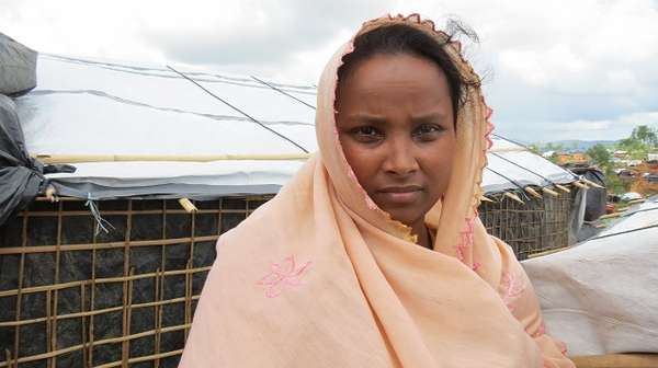 Portraitfoto von Hamida, einer Rohingya aus Myanmar, die nach Bangladesch geflohen ist.