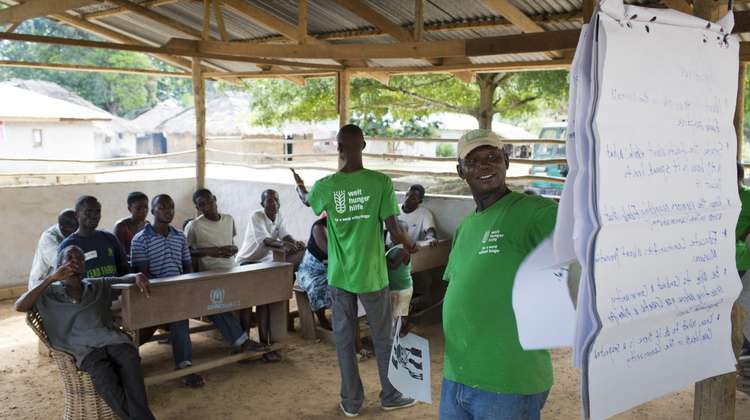 Unterricht über Schutzmaßnahmen vor Ebola in Liberia