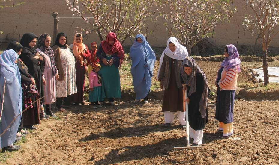 Afghaninnen werden ausgebildet, um sich eine Zukunft aufzubauen.
