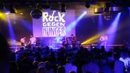 Rock gegen Hunger 2017: Eine Band performt auf der Bühne