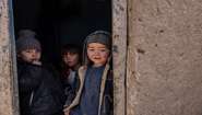 Drei Kinder von Familien, die in Afghanistan Lebensmittelhilfe von der Welthungerhilfe erhalten haben