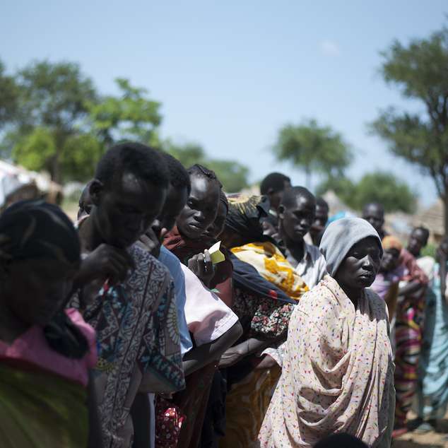 Rückkehrer aus dem Nordsudan werden in einer Siedlung für die Verteilung von Hilfsgütern registriert