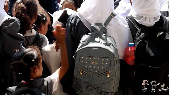 Eine Gruppe von Schülerinnen im Jemen