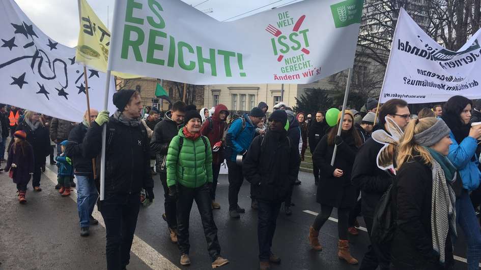 Welthungerhilfe-Kollegen auf der "Wir haben es satt!"-Demo in Berlin.