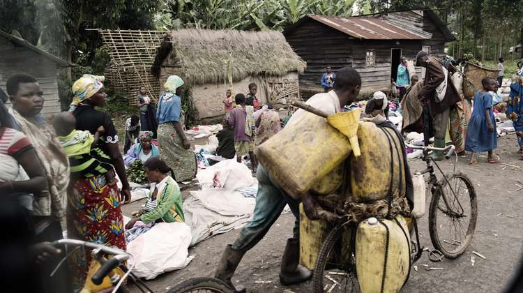 Spenden für den Kongo. Bild: Straßenszene in Nord-Kivu, Kongo.